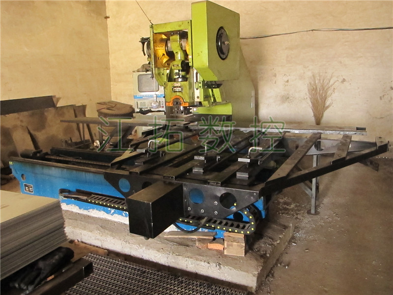 江拓?cái)?shù)控沖床設(shè)備